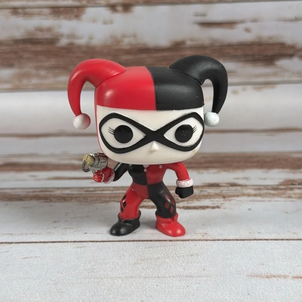 Funko Pop! DC Universe Harley Quinn #34 Loose Vinyl Figure Scuffed Used